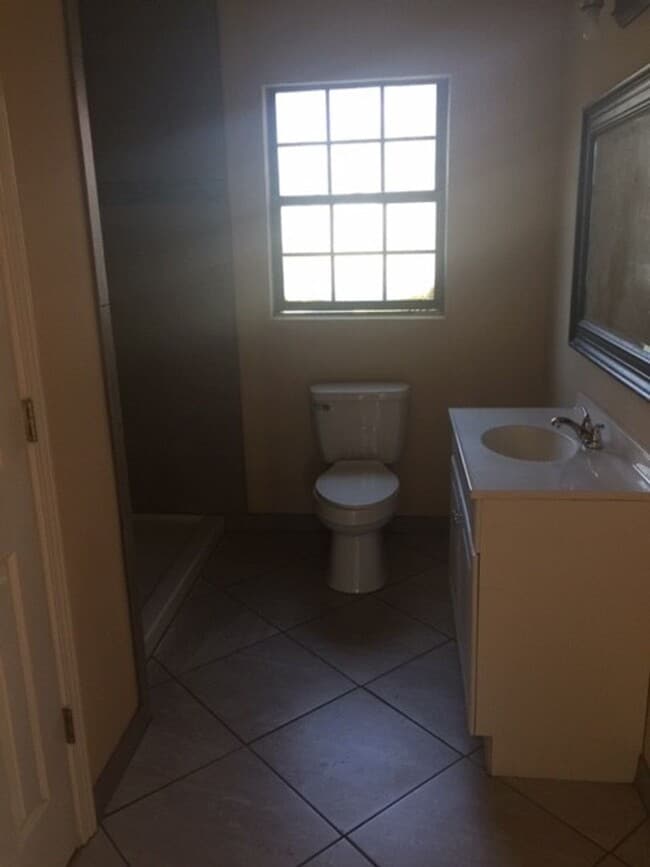 Building Photo - 210 Pineleaf Ln