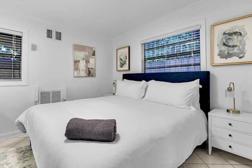 Building Photo - 2610 SW 31st Ave