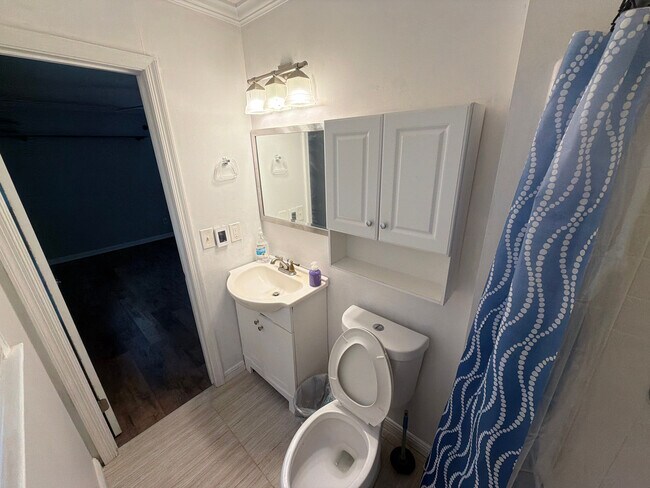 Building Photo - Room in Single Family Home on Westfield St