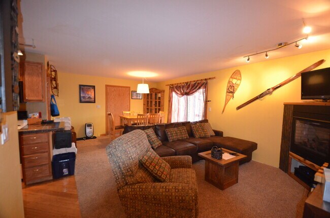 Building Photo - 27 Peaks View Ct