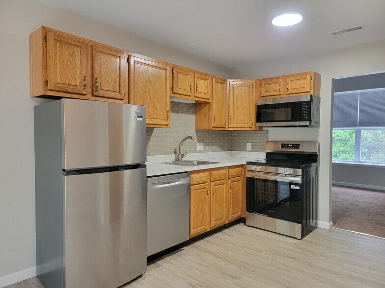 Building Photo - 15 Westpointe Dr