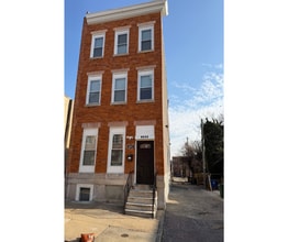 Building Photo - 2001 Boone St