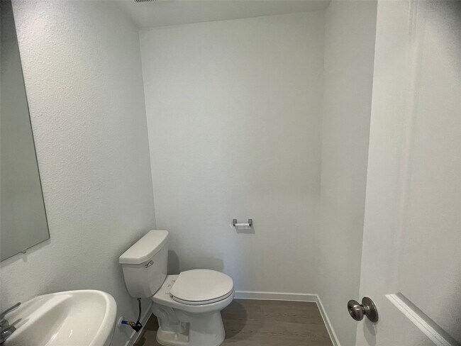 Building Photo - 16802 Great Highlands Dr