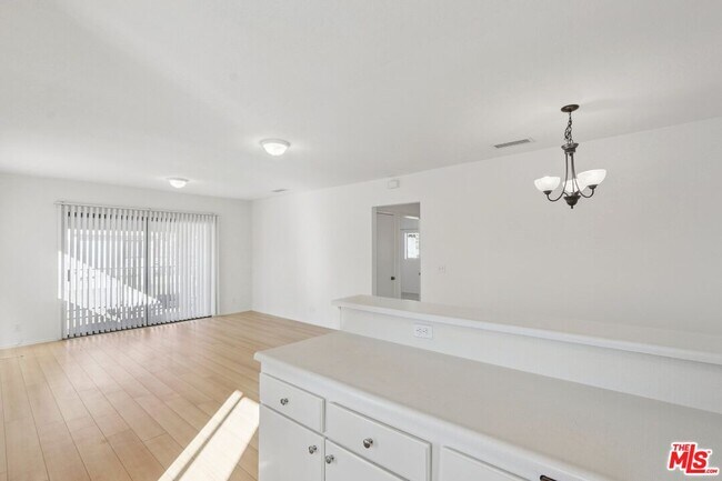 Building Photo - 5429 Troost Ave