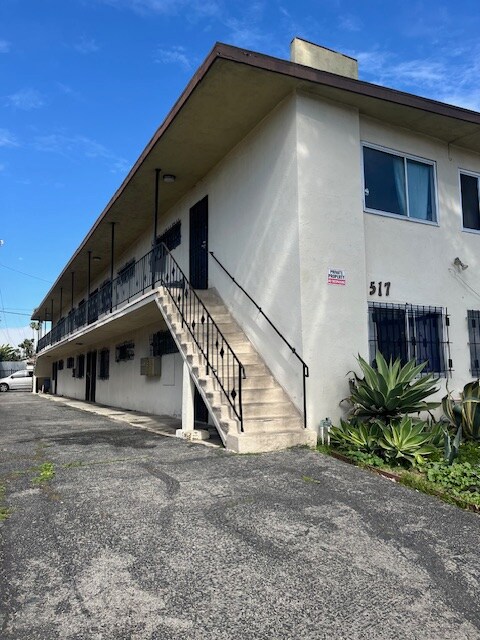 Building Photo - 517 W 84th St