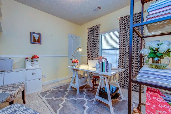 Building Photo - 1319 Birdsall St