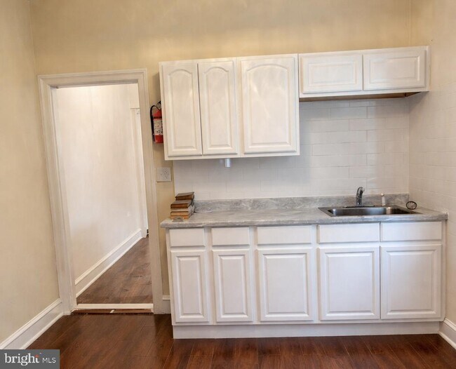 Building Photo - 3219 N 29th St