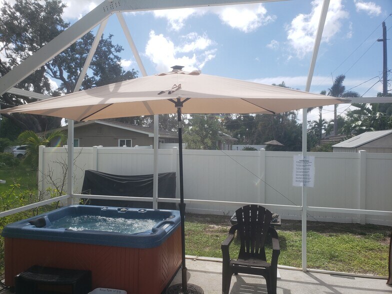 Building Photo - 1440 Everest Rd