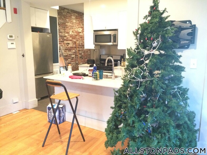 Building Photo - 21 Greylock Rd