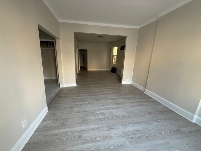 Building Photo - 221 Wilkinson Ave