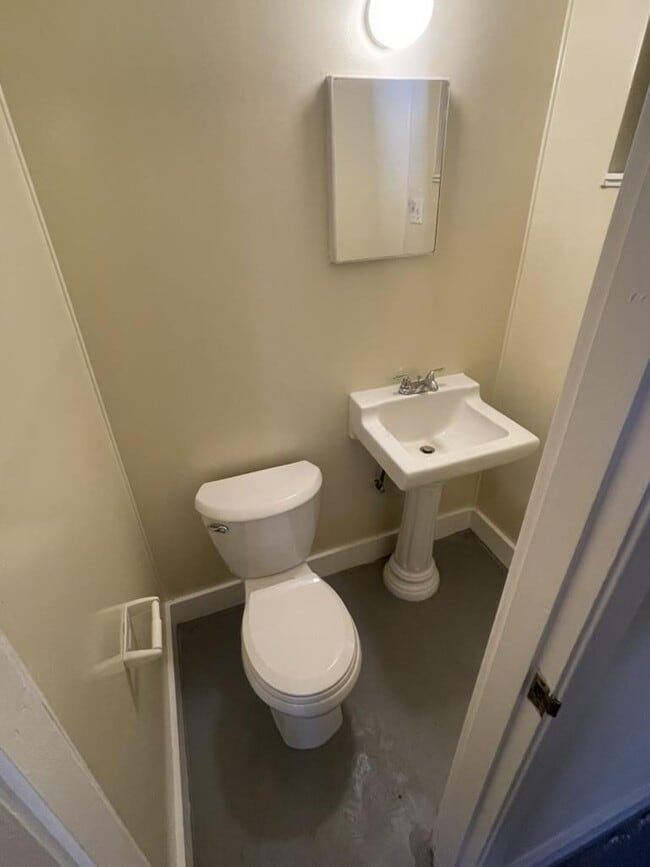 Building Photo - 265 Mastick Ave