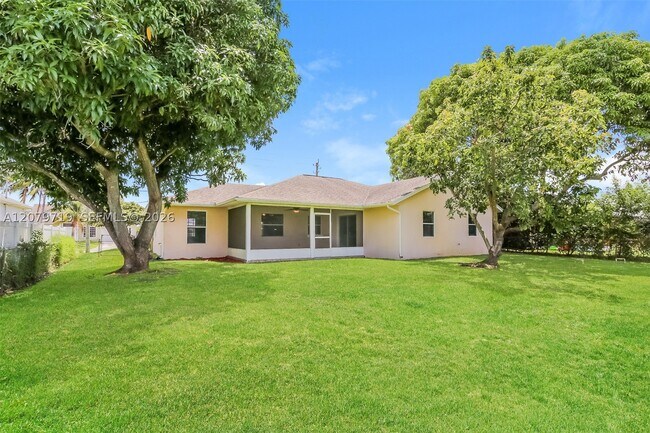 Building Photo - 2514 SW Monterrey Ln