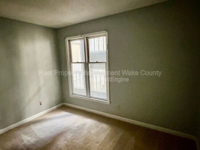 Building Photo - 700 Bishops Park Dr