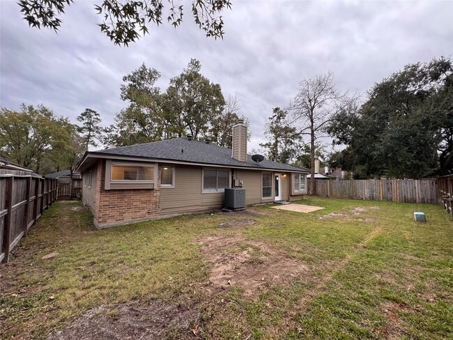 Building Photo - 2827 Parkwood Manor Dr