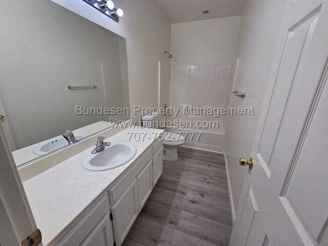 Building Photo - 3855 Louis Krohn Dr