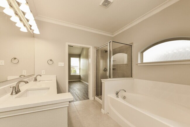 Building Photo - 8721 Running River Ln