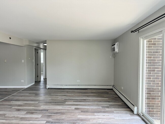 Building Photo - 8656 84th Ct