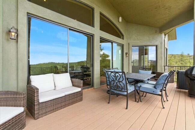 Building Photo - 1670 South Maddi-SI ID1475807P