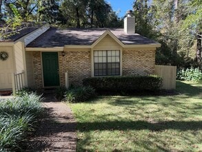 Building Photo - 112 Whetherbine Way W