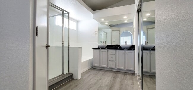 Building Photo - 73 Sea Holly Way