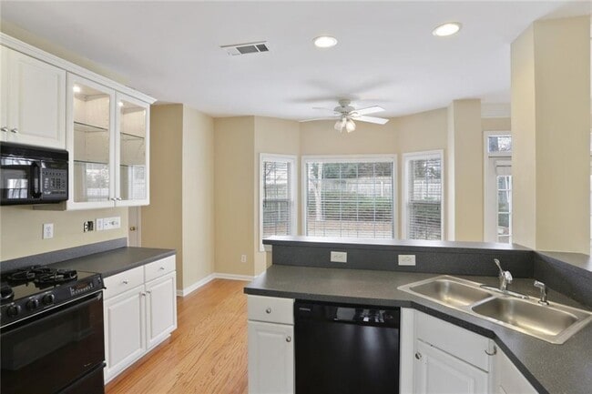 Building Photo - 2109 Berryhill Cir SE