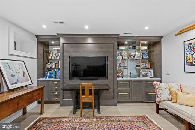 Building Photo - 1524 Swann St NW