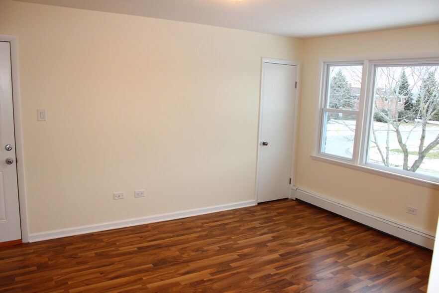 Building Photo - 14455 Jefferson Ave