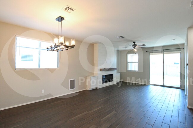 Building Photo - 18079 W Carlota Ln