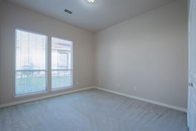 Building Photo - Lakeside Village Living