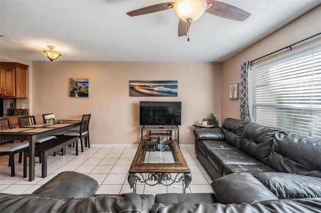 Building Photo - 14631 Lake Forest Dr