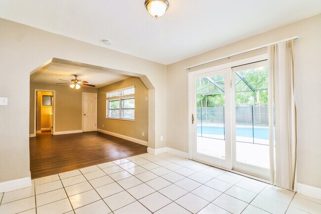 Building Photo - 5795 Hillside St