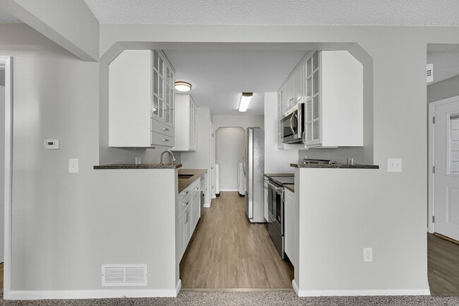Building Photo - $2,375.00 - 3 Beds,2 Baths, Single Family ...