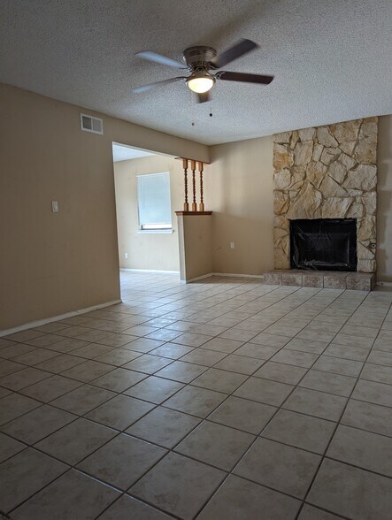 Building Photo - 11600 Marsh McCall Way