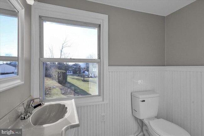 Building Photo - 834 N 5th St