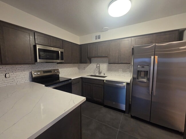 Building Photo - 1007 Bluebell Dr