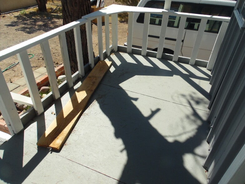 Porch - 208 Mohawk Dr