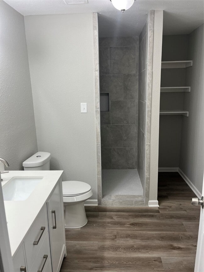 Building Photo - 7202 Carver Ave