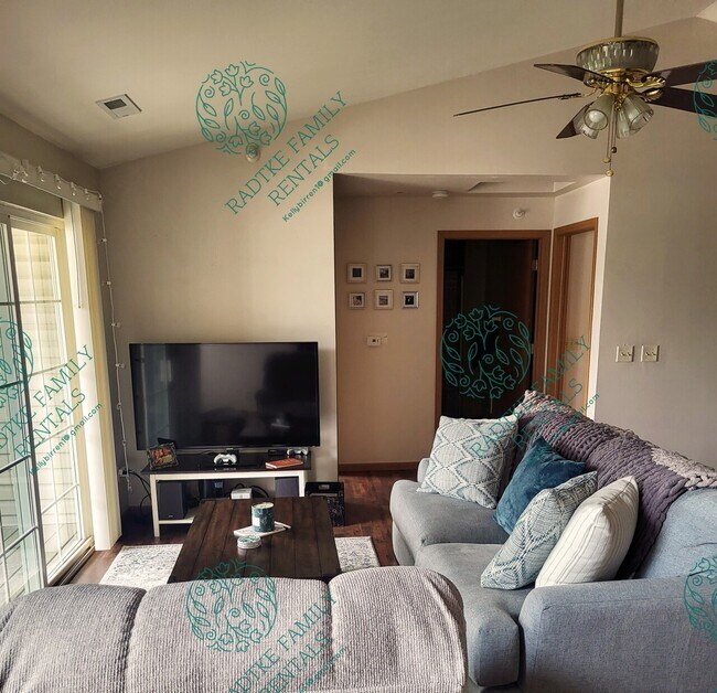 Building Photo - 11724-Bluemound