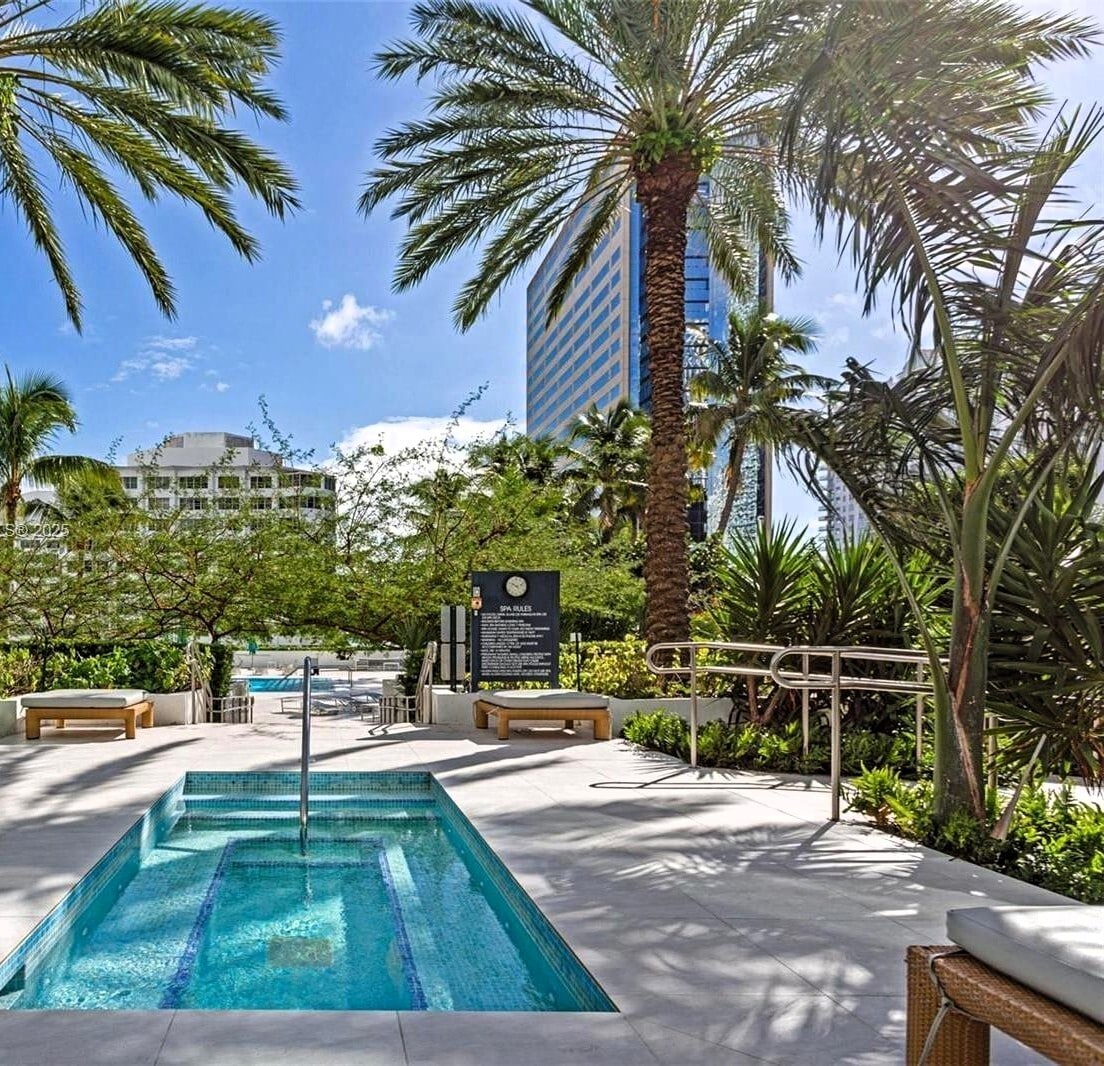 Building Photo - 951 Brickell Ave