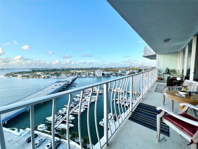 Building Photo - 7601 E Treasure Dr