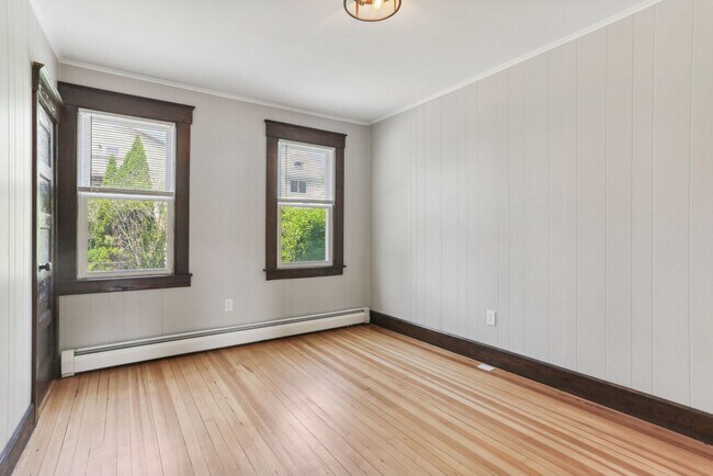 Building Photo - 139 Albany Ave