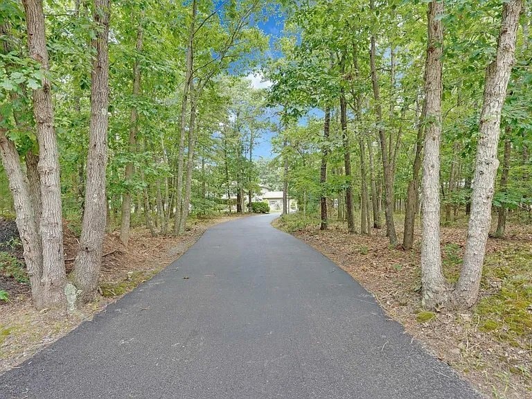 Building Photo - 70 Bowman Rd