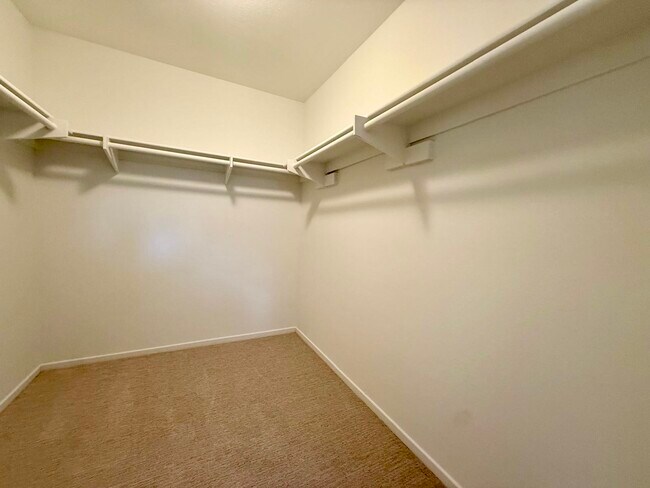 Building Photo - 1304 Thunder Springs Dr