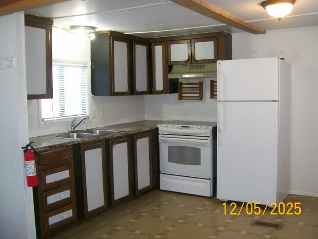 Building Photo - 3098 Springhill Rd