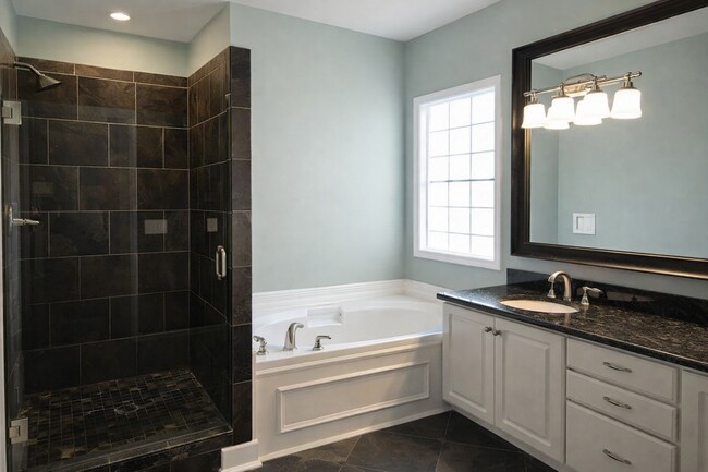 Building Photo - 2518 Wythe Close