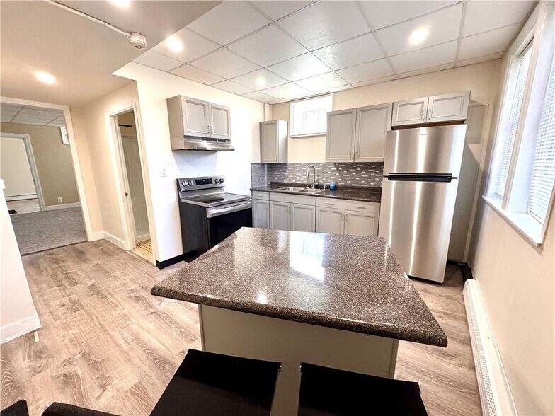 Building Photo - 143 Pidge Ave