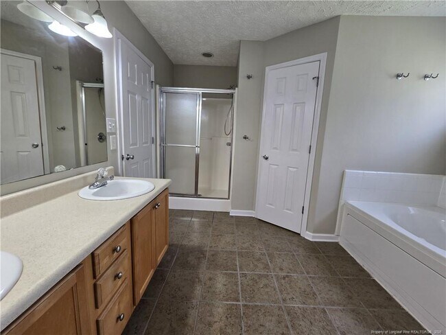 Building Photo - 1019 Canter Ln