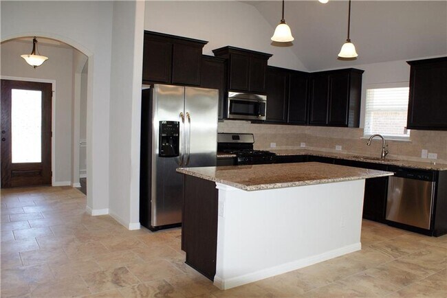 Building Photo - Round Rock Charmer!