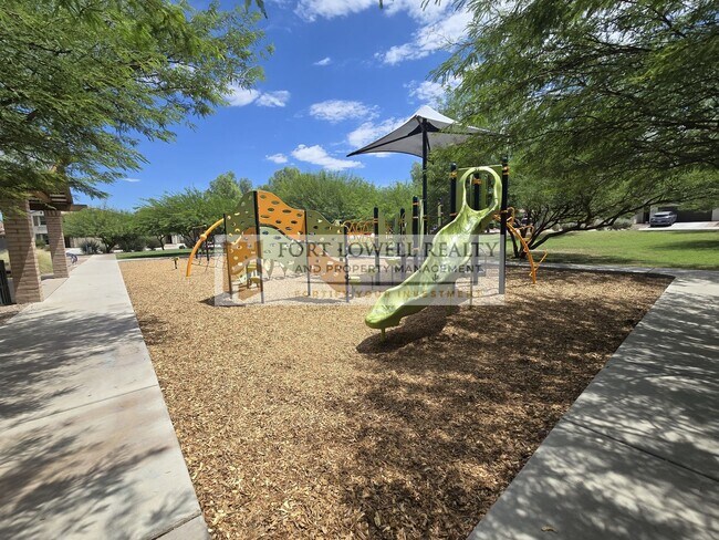 Building Photo - Modern 3 Bed / 2 Bath Home with Open Floor...
