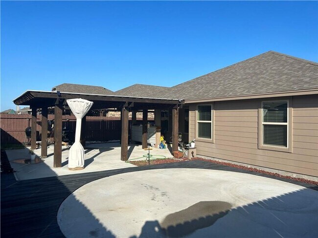 Building Photo - 7825 Salais Dr